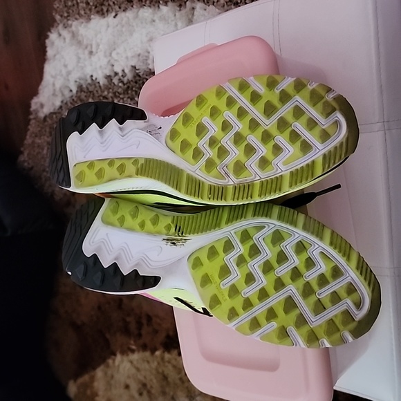 Women shoes - Picture 3 of 4